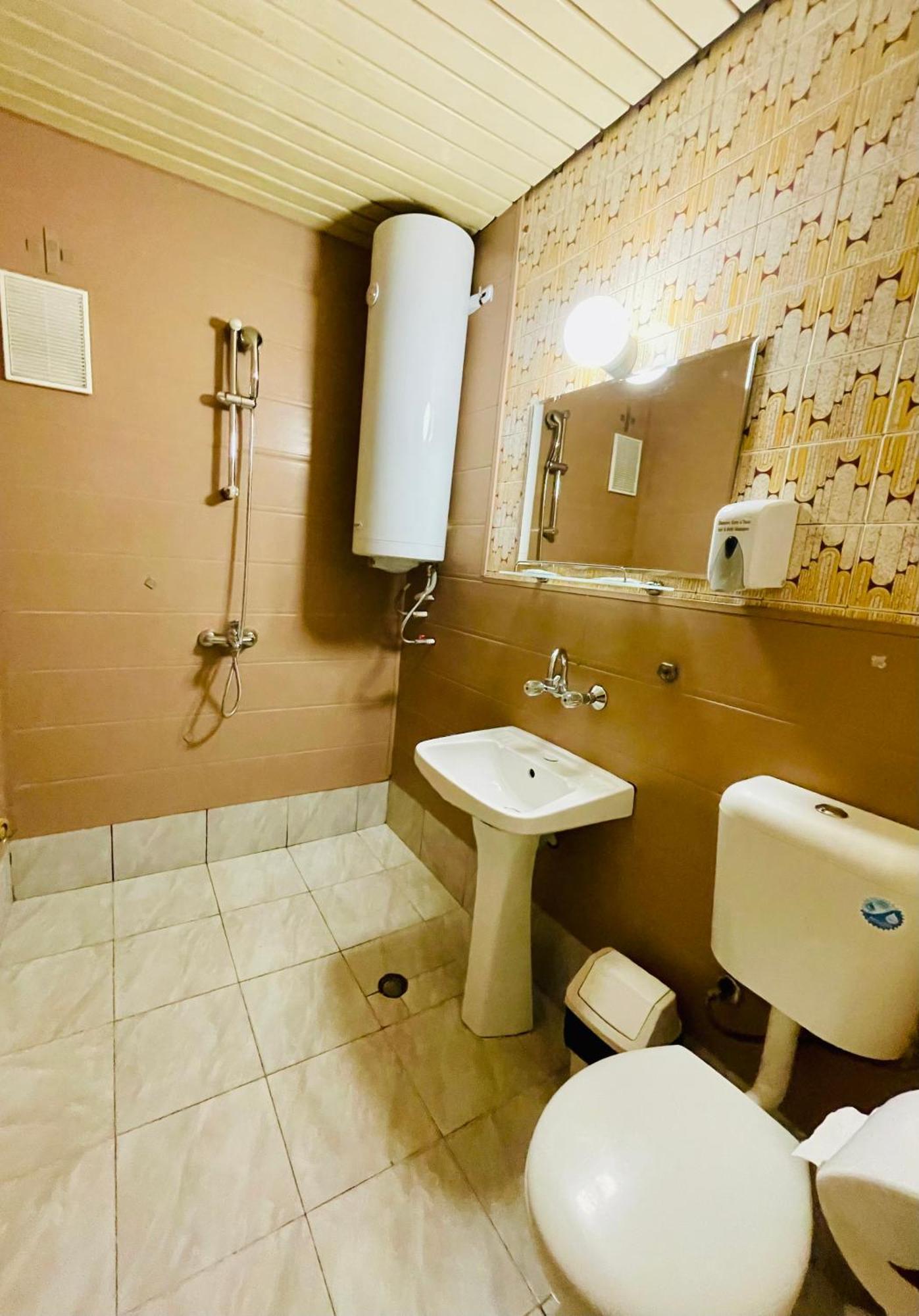 The English Guest House 루세 외부 사진