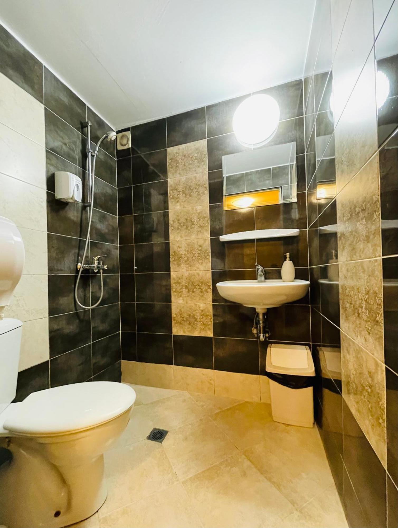 The English Guest House 루세 외부 사진