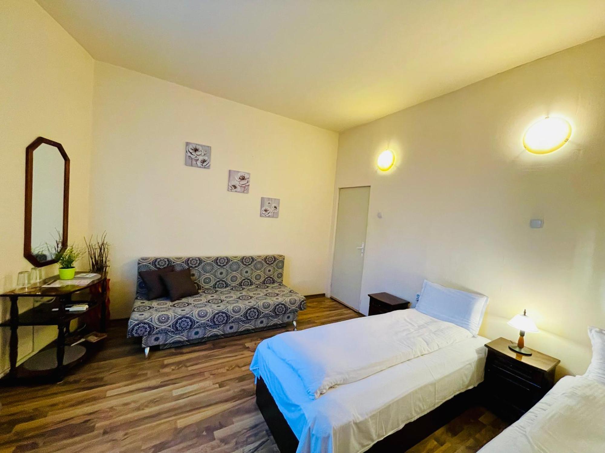 The English Guest House 루세 외부 사진