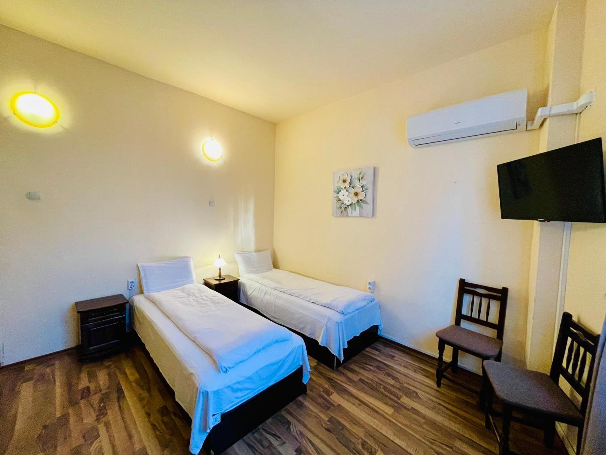 The English Guest House 루세 외부 사진