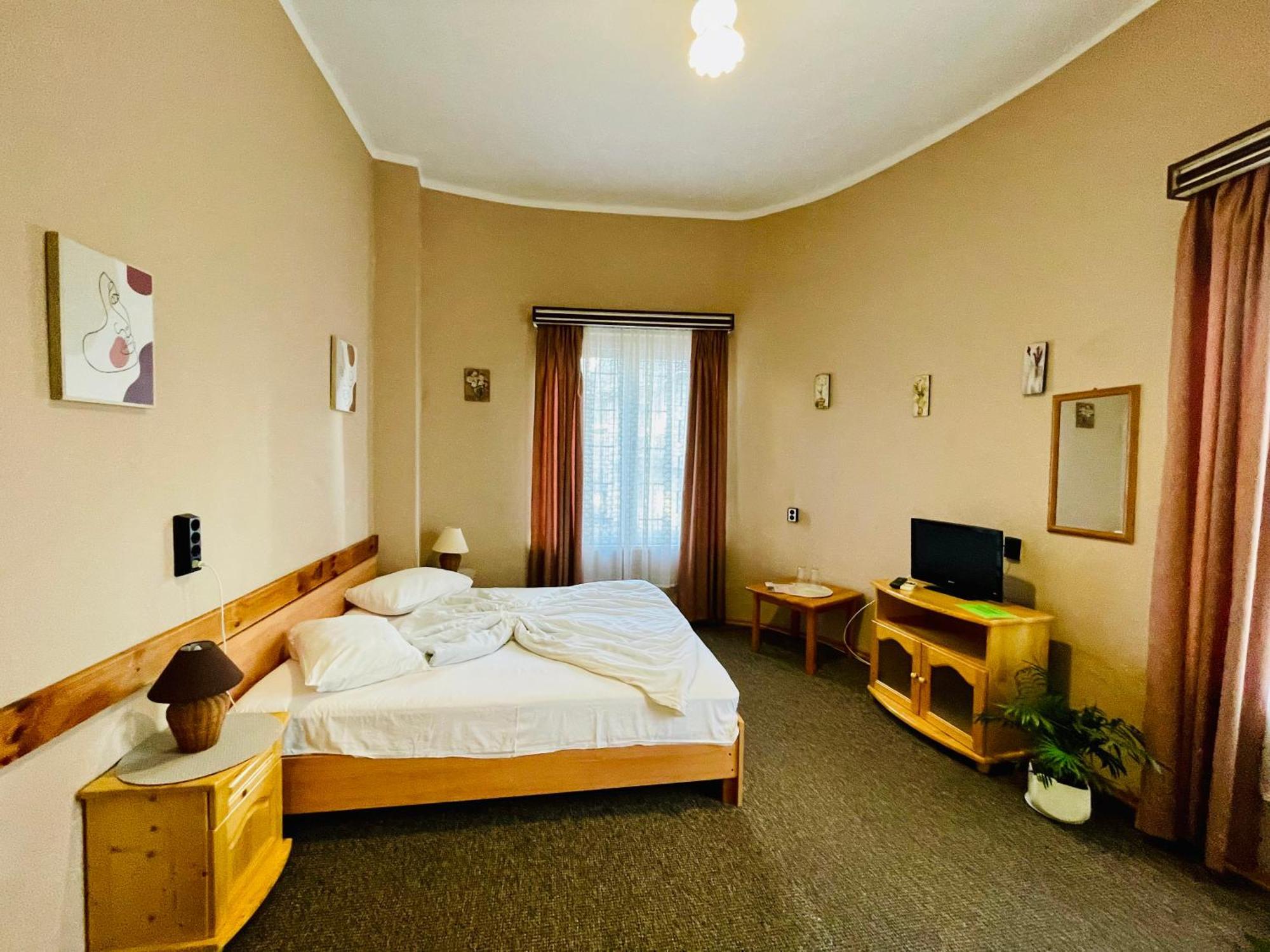 The English Guest House 루세 외부 사진