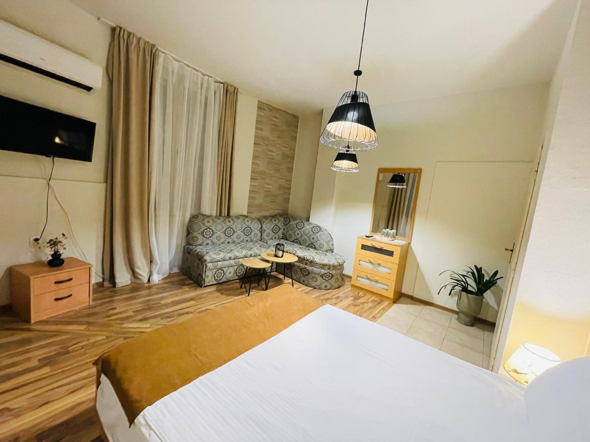 The English Guest House 루세 외부 사진